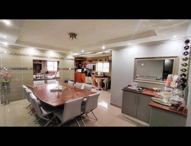 5 BEDROOM HOUSE FOR SALE IN MONTROSE